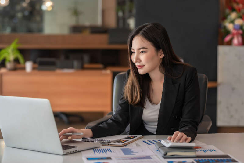 Từ vựng Tiếng anh lớp 12 Unit 5: The world of work - Global Success (ảnh 13)