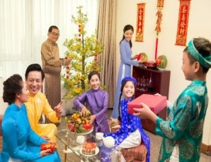TOP 6 câu Trắc nghiệm Tiếng anh 6 Listening (có đáp án): Our Tet holiday - Kết nối tri thức (ảnh 1)