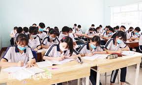 Việc ôn thi cho học sinh lớp 12 vẫn còn khó khăn - Báo Đồng Nai điện tử