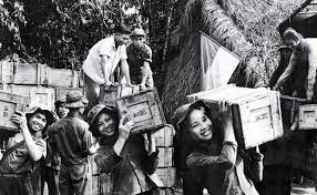 TOP 10 bài Suy nghĩ về hình ảnh em gái tiền phương trong bài thơ Lá đỏ 2023 SIÊU HAY (ảnh 1)